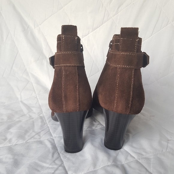 Aerosoles Cinteresting Brown Suede Leather Square Toe Zippered Heeled Ankle Boot - Picture 4 of 13